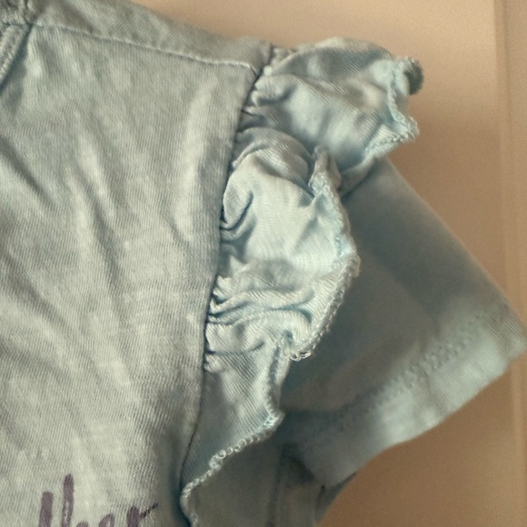 Disney Light Blue Frozen Short Sleeve Tee - Size 5T - Preloved - Picture 4 of 7